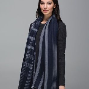 NWOT lululemon scarf